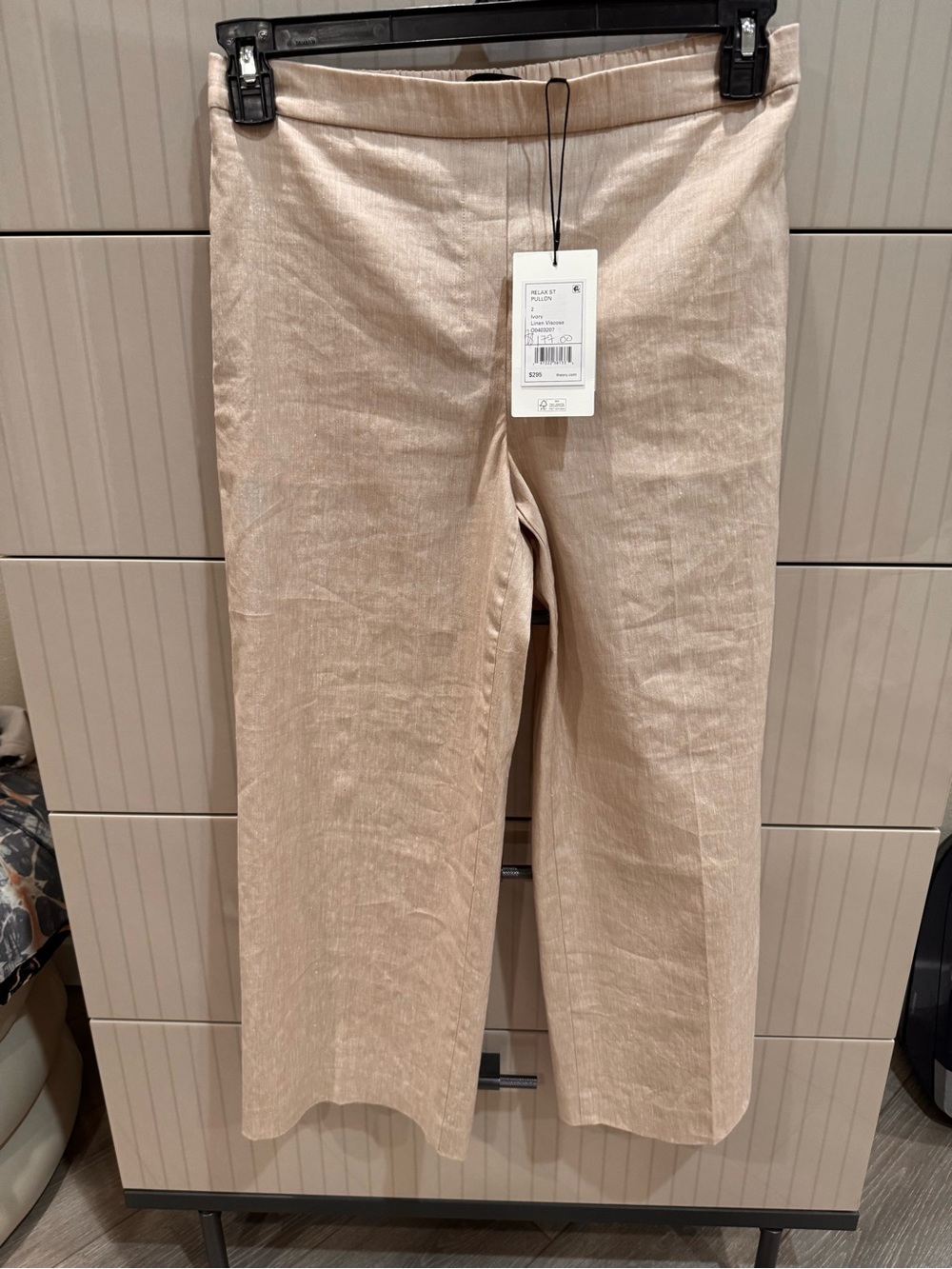 Theory Straight-Leg Pants — Beige